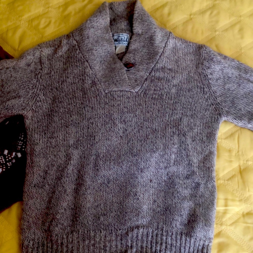 EUC very minor pulling. Womens wool sweater